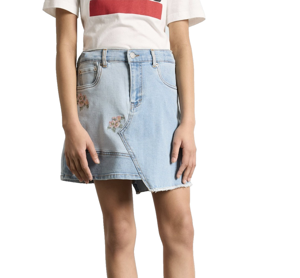 Levi’s Girls High Rise Skirt Size 10 Light Wash Denim Floral Embroidered NWT